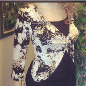 Beautiful Top w/sparkles sz med